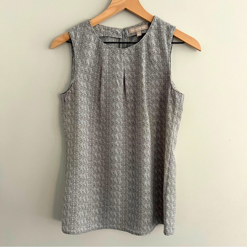 Banana Republic Sleeveless Blouse Size 4